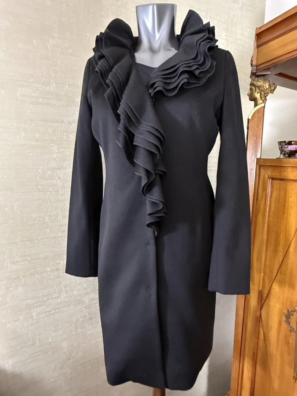 Boston Proper sz 4 Black Wool Coat Jacket Classic Ruffled Collar Romantic EUC